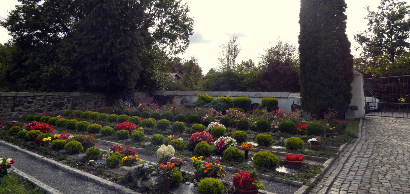 Kirche Oberlichtenau – Friedhof