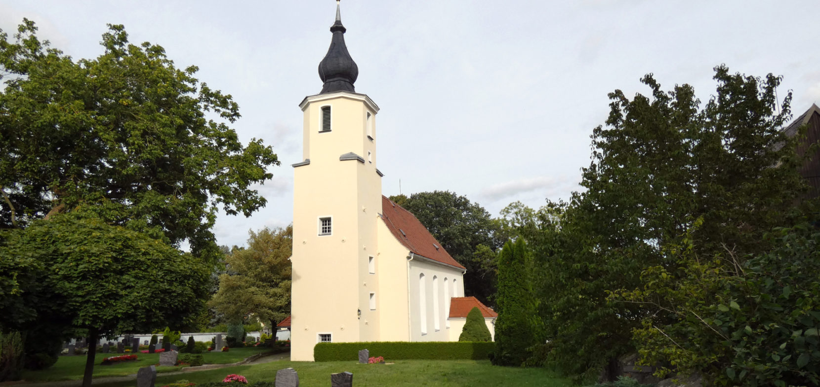 Kirche Oberlichtenau